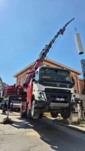 Bahçelievler'de cami inşaatı vinç çalışması — Bahçelievler İstanbul, Öz Yavuzlar Vinç