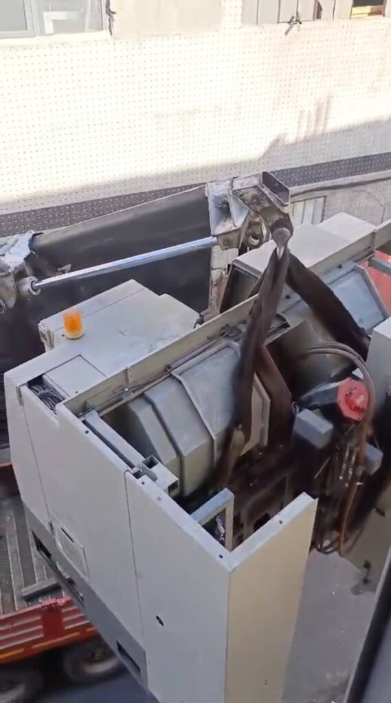 Bayrampaşa'da CNC makinesi indirme çalışması - İstanbul, Öz Yavuzlar Vinç