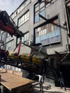 Bayrampaşa'da granül ve plastik makineleri yükleme - İstanbul, Öz Yavuzlar Vinç